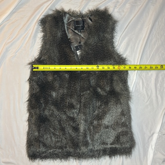 NWT - dynamite faux fur vest size XS-S - Picture 3 of 5